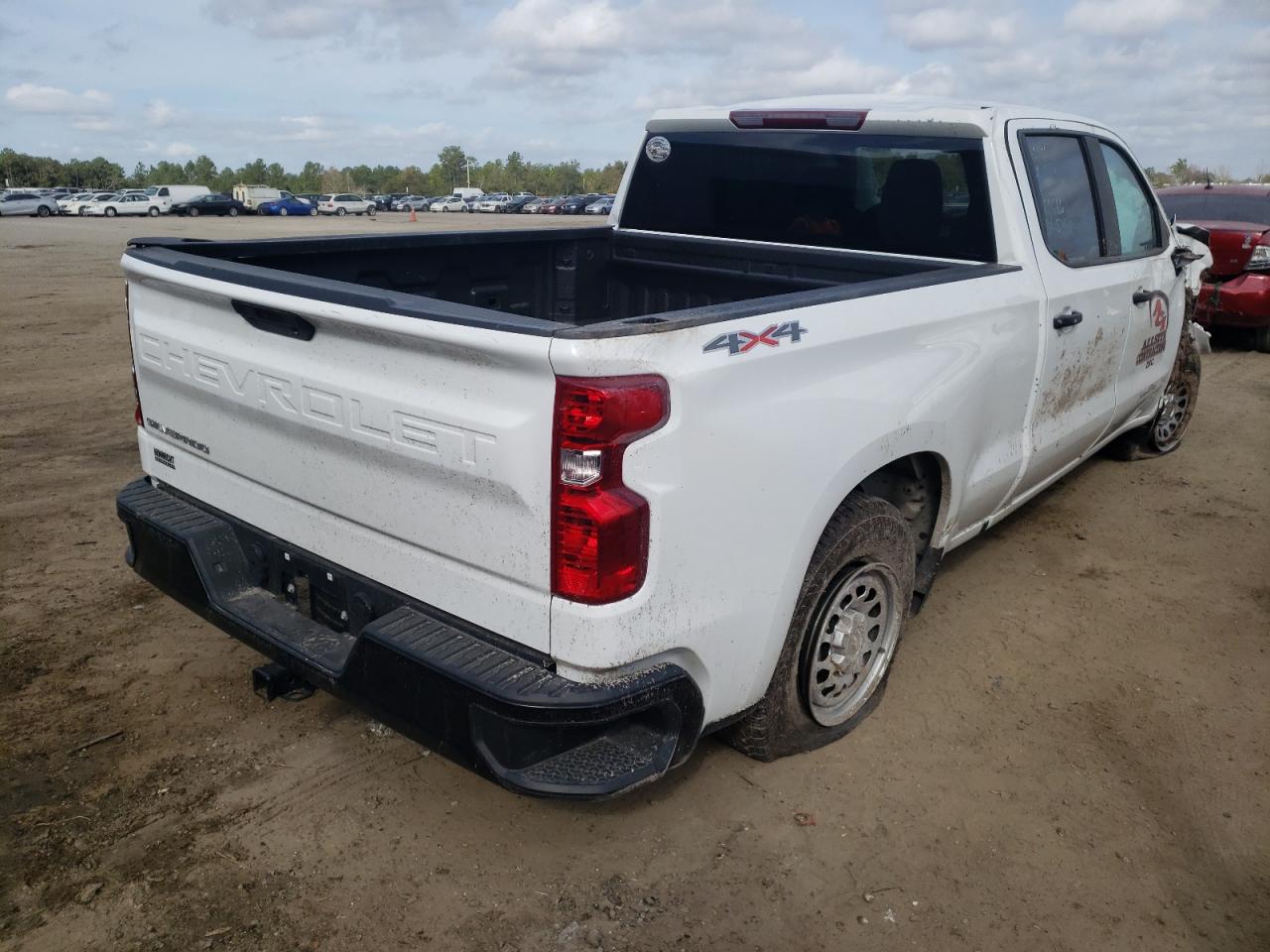 Photo 4 from auction – 2021 CHEVROLET SILVERADO with VIN 1GCUYAEF1MZ384689