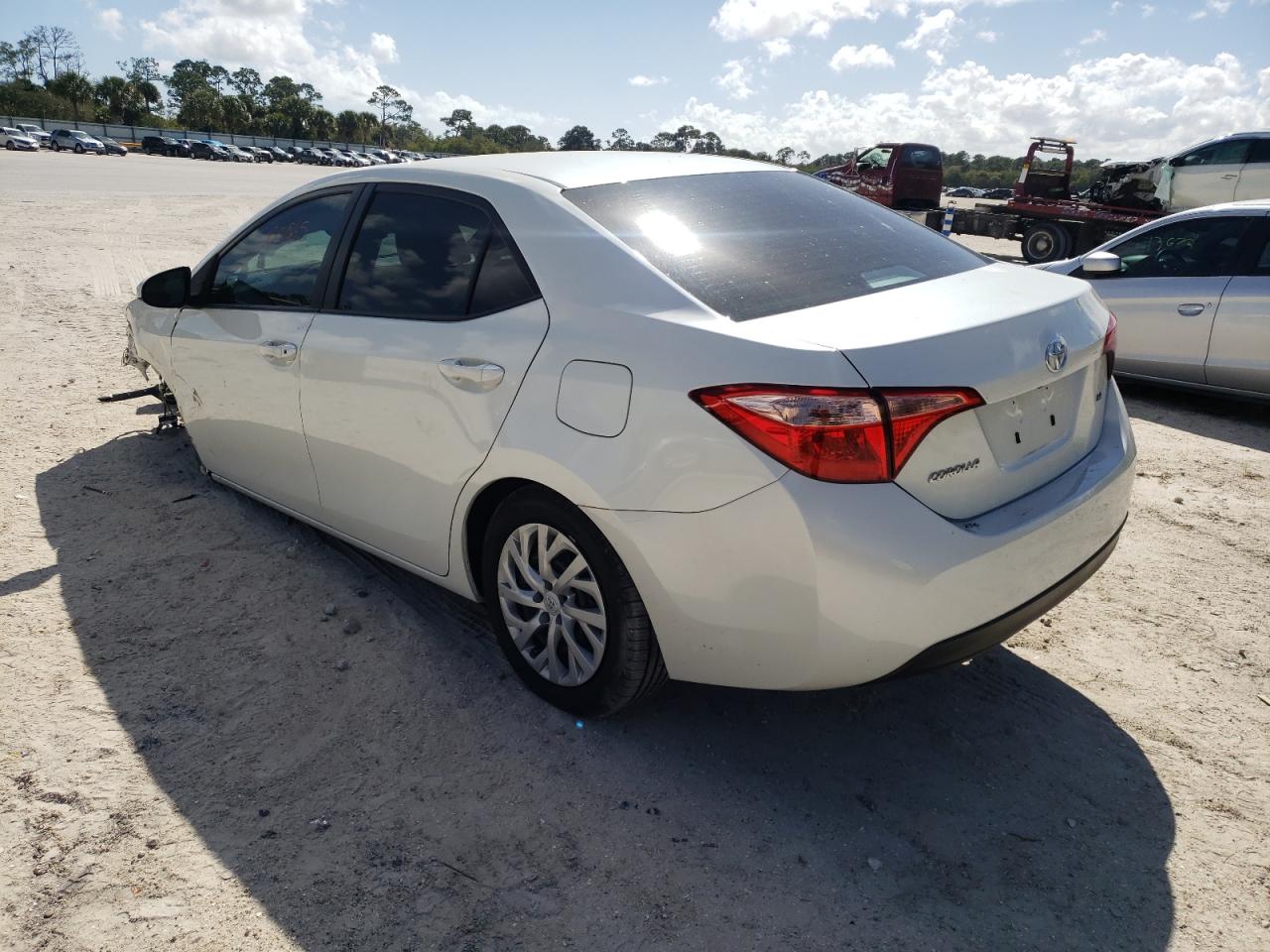 Photo 3 from auction – 2017 TOYOTA COROLLA L with VIN 5YFBURHE0HP648599