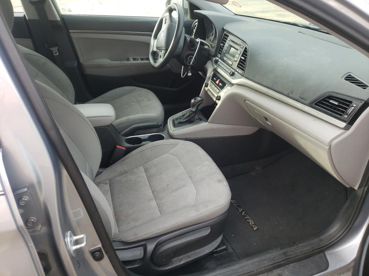 Photo 5 from auction – 2017 HYUNDAI ELANTRA SE with VIN 5NPD74LF2HH077102