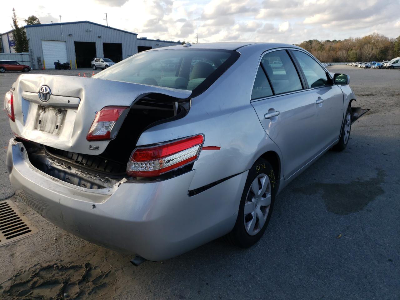 Photo 4 from auction – 2010 TOYOTA CAMRY BASE with VIN 4T1BF3EK2AU015852