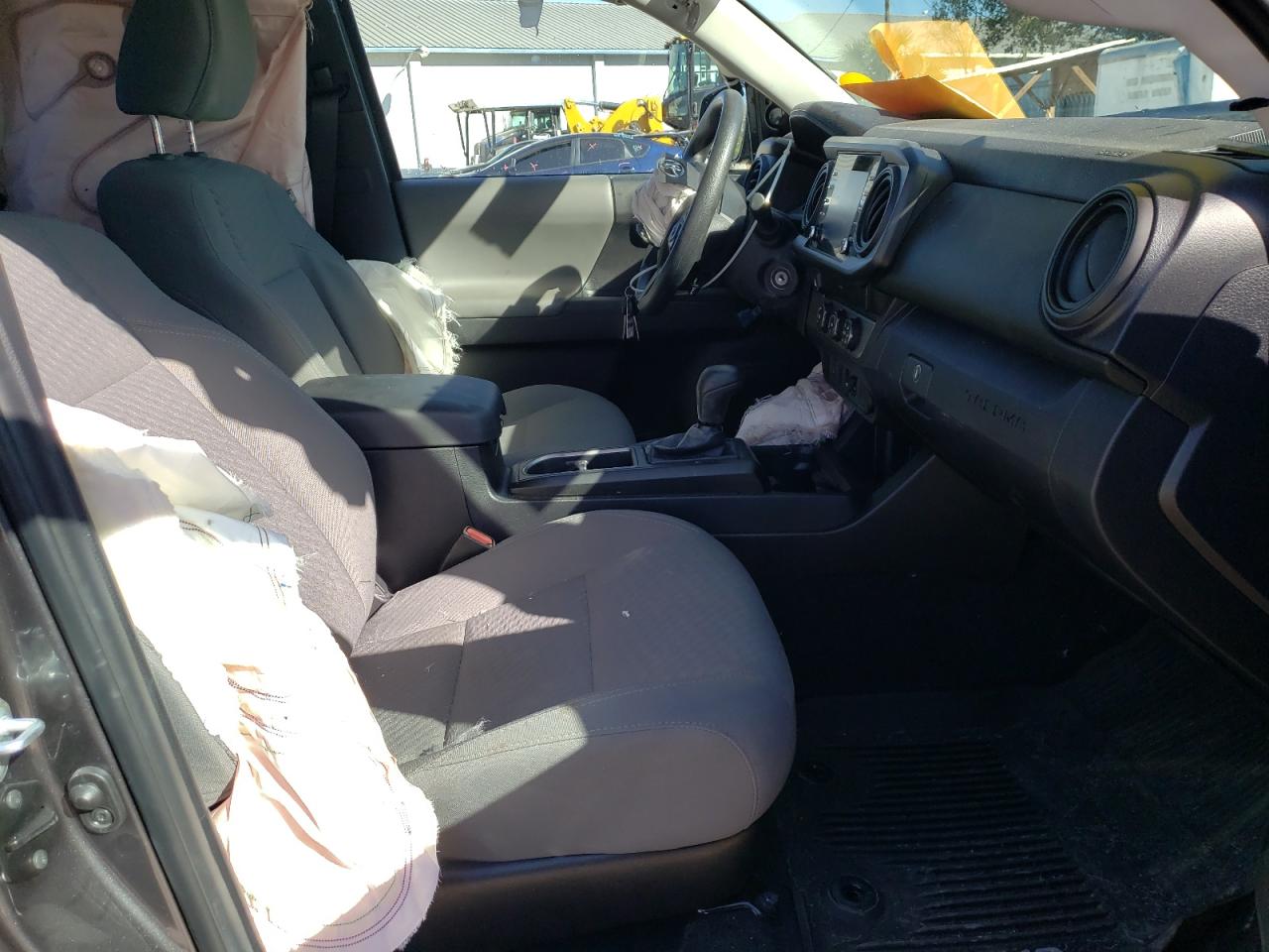 Photo 5 from auction – 2021 TOYOTA TACOMA ACC with VIN 3TYRX5GN2MT018203