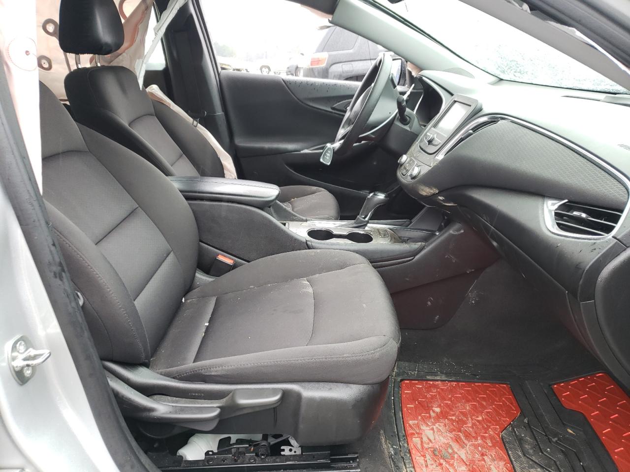 Photo 5 from auction – 2018 CHEVROLET MALIBU LT with VIN 1G1ZD5ST2JF177348