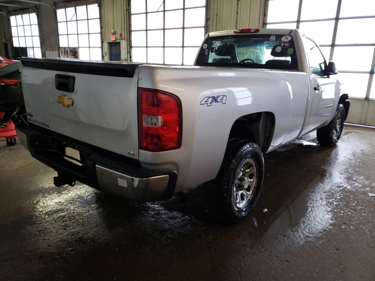 Photo 4 from auction – 2011 CHEVROLET SILVERADO with VIN 1GCNKPE02BZ152992