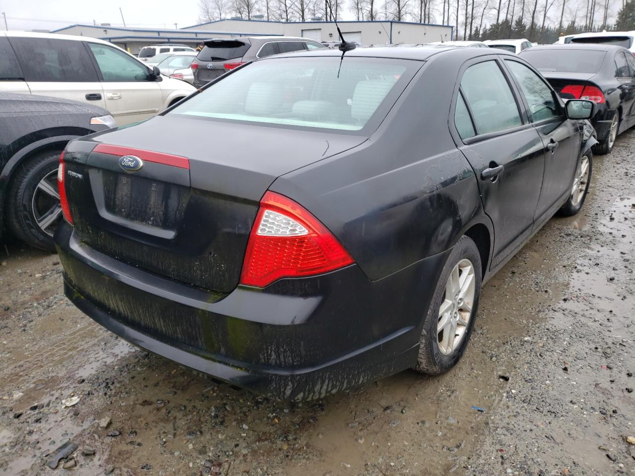 Photo 4 from auction – 2011 FORD FUSION S with VIN 3FAHP0GA3BR268191