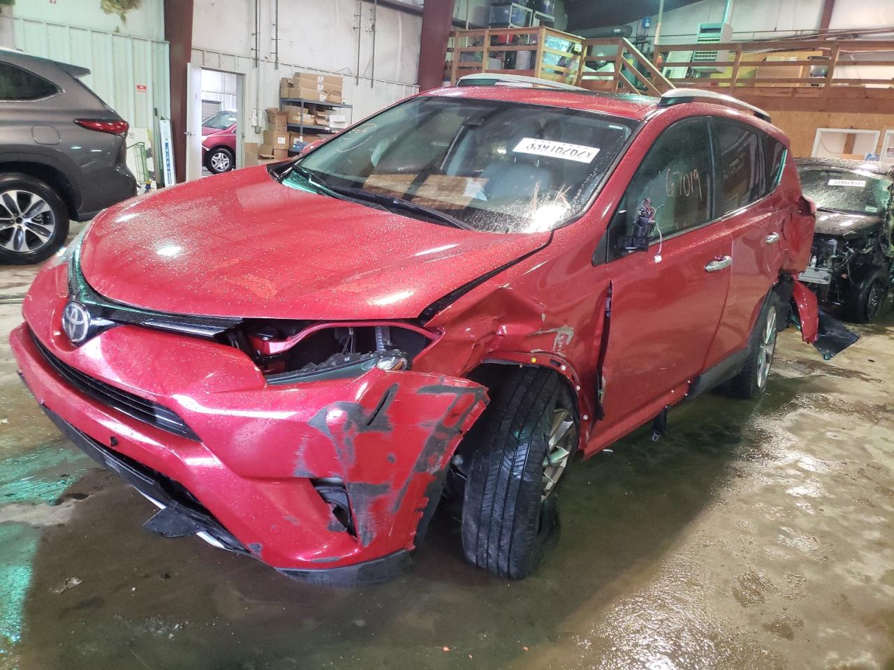 Photo 2 from auction – 2016 TOYOTA RAV4 LIMIT with VIN JTMYFREV2GJ072896