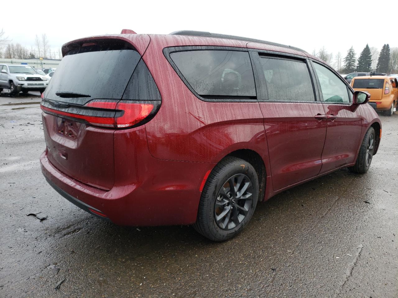 Photo 4 from auction – 2021 CHRYSLER PACIFICA T with VIN 2C4RC1FG3MR548109