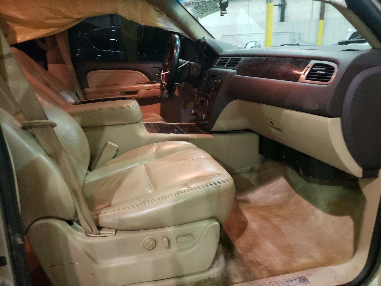 Photo 5 from auction – 2007 GMC YUKON DENA with VIN 1GKFK638X7J376173