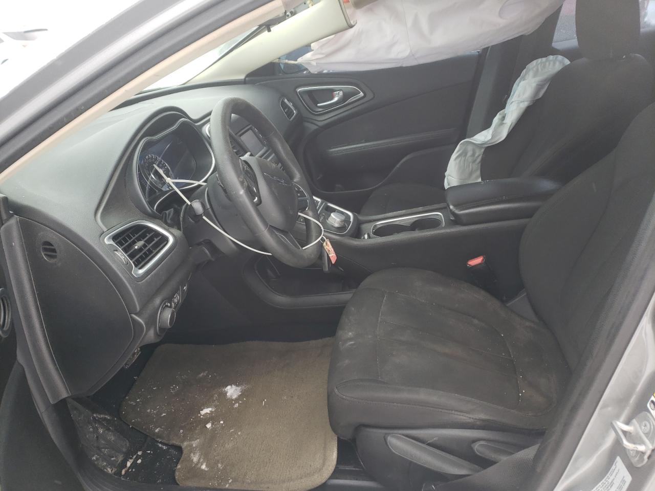 Photo 5 from auction – 2015 CHRYSLER 200 LIMITE with VIN 1C3CCCAB0FN752559