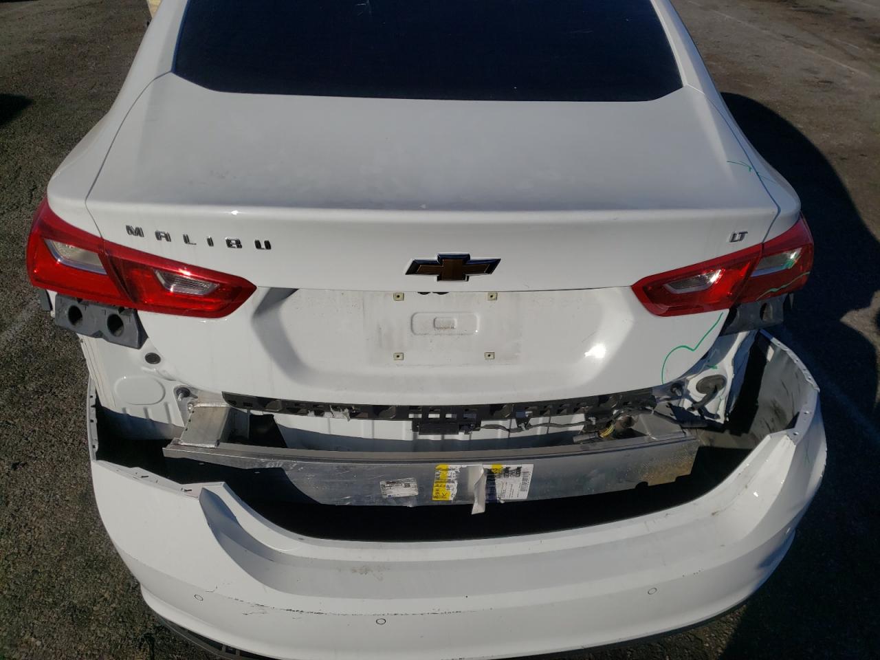 Photo 9 from auction – 2018 CHEVROLET MALIBU LT with VIN 1G1ZD5STXJF198514