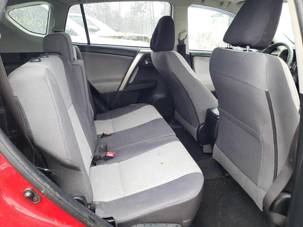Photo 6 from auction – 2014 TOYOTA RAV4 XLE with VIN JTMRFREV7ED095557