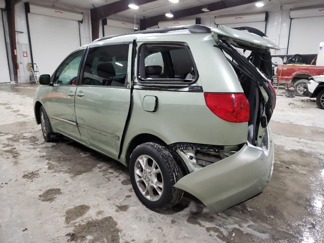 Photo 3 from auction – 2006 TOYOTA SIENNA XLE with VIN 5TDBA22C76S064020