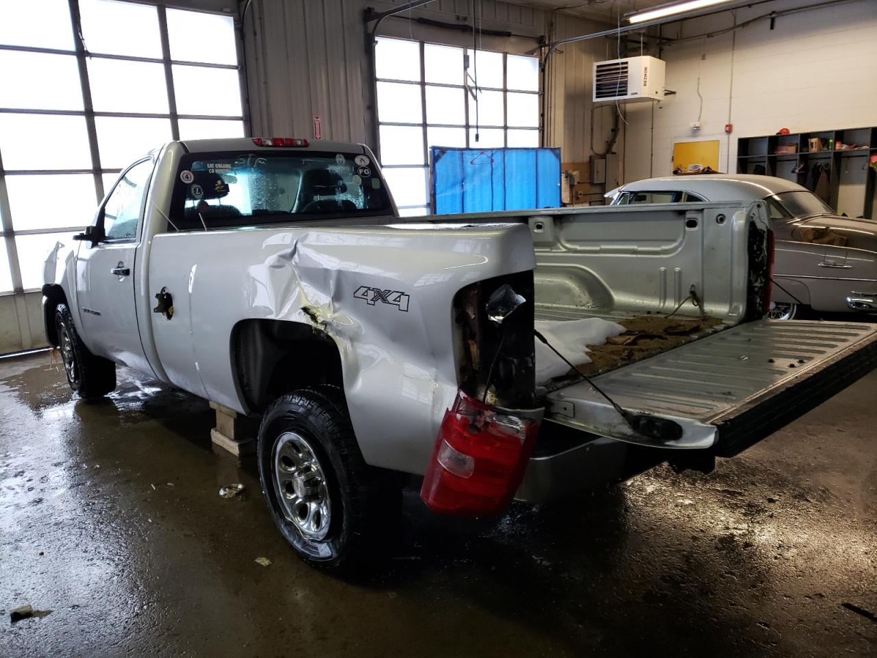Photo 3 from auction – 2011 CHEVROLET SILVERADO with VIN 1GCNKPE02BZ152992