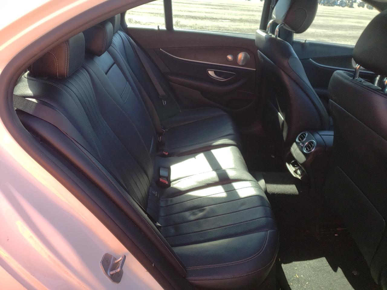 Photo 6 from auction – 2017 MERCEDES-BENZ E 300 with VIN WDDZF4JB1HA006981