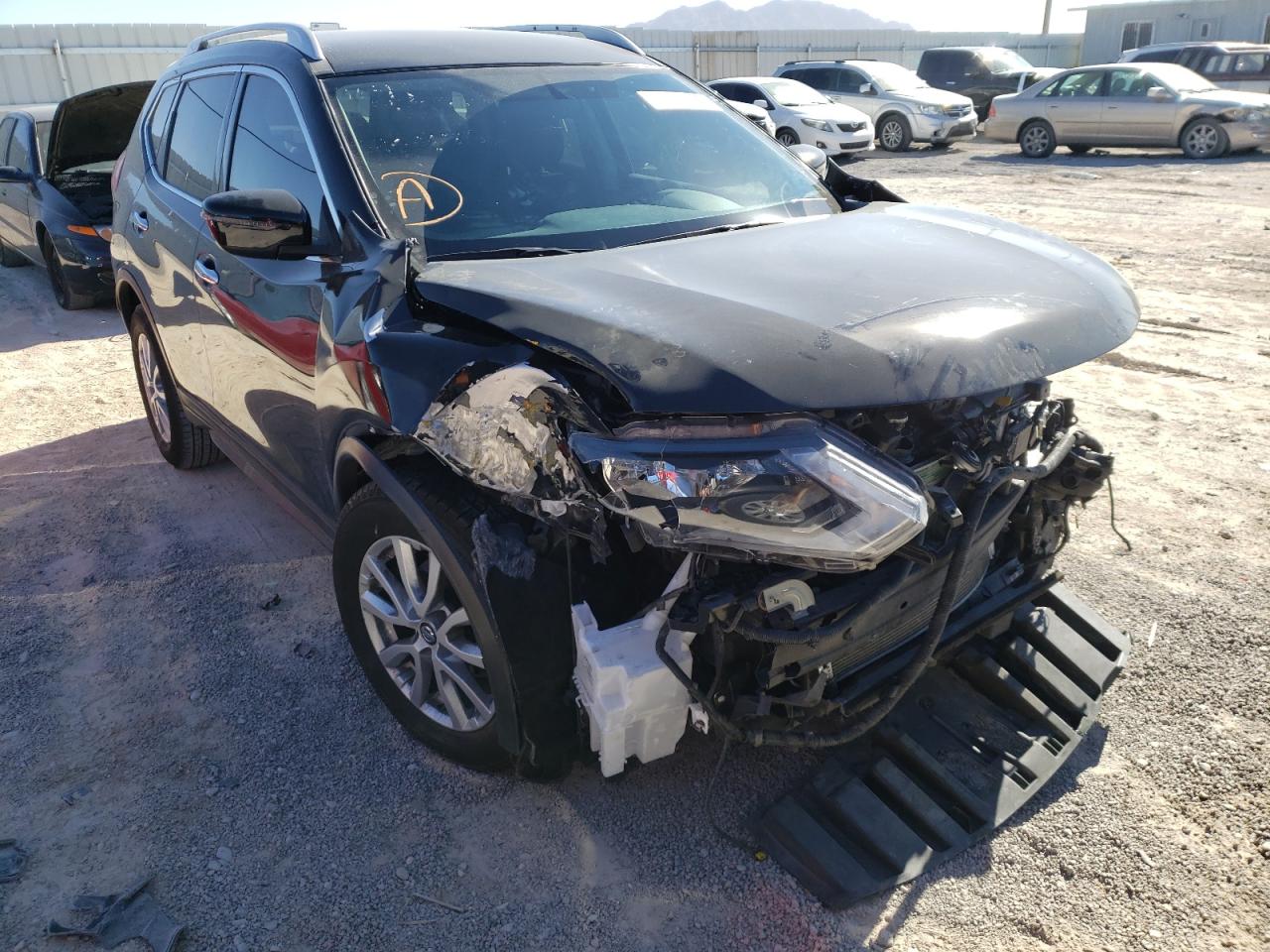 NISSAN ROGUE 2018 with VIN KNMAT2MT0JP526438 - Photo from auction