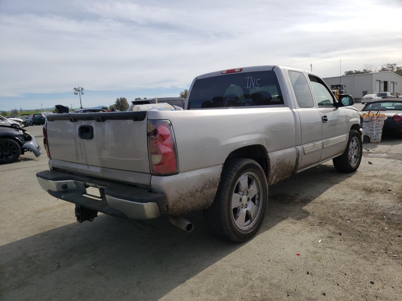 Photo 4 from auction – 2004 CHEVROLET SILVERADO with VIN 2GCEC19T241405383