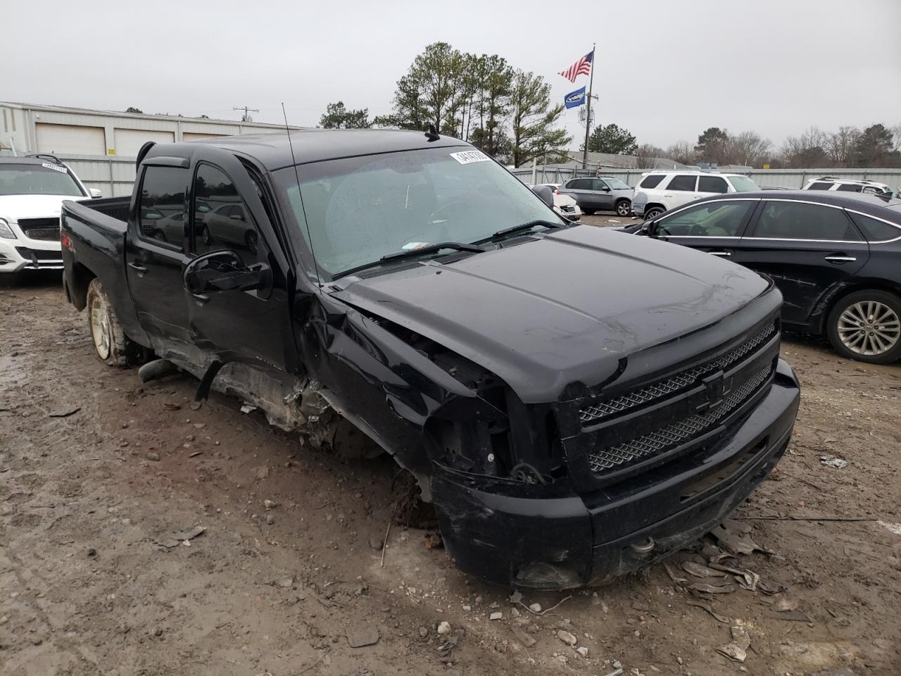 CHEVROLET SILVERADO 2011 with VIN 3GCPKSE3XBG358566 - Photo from auction