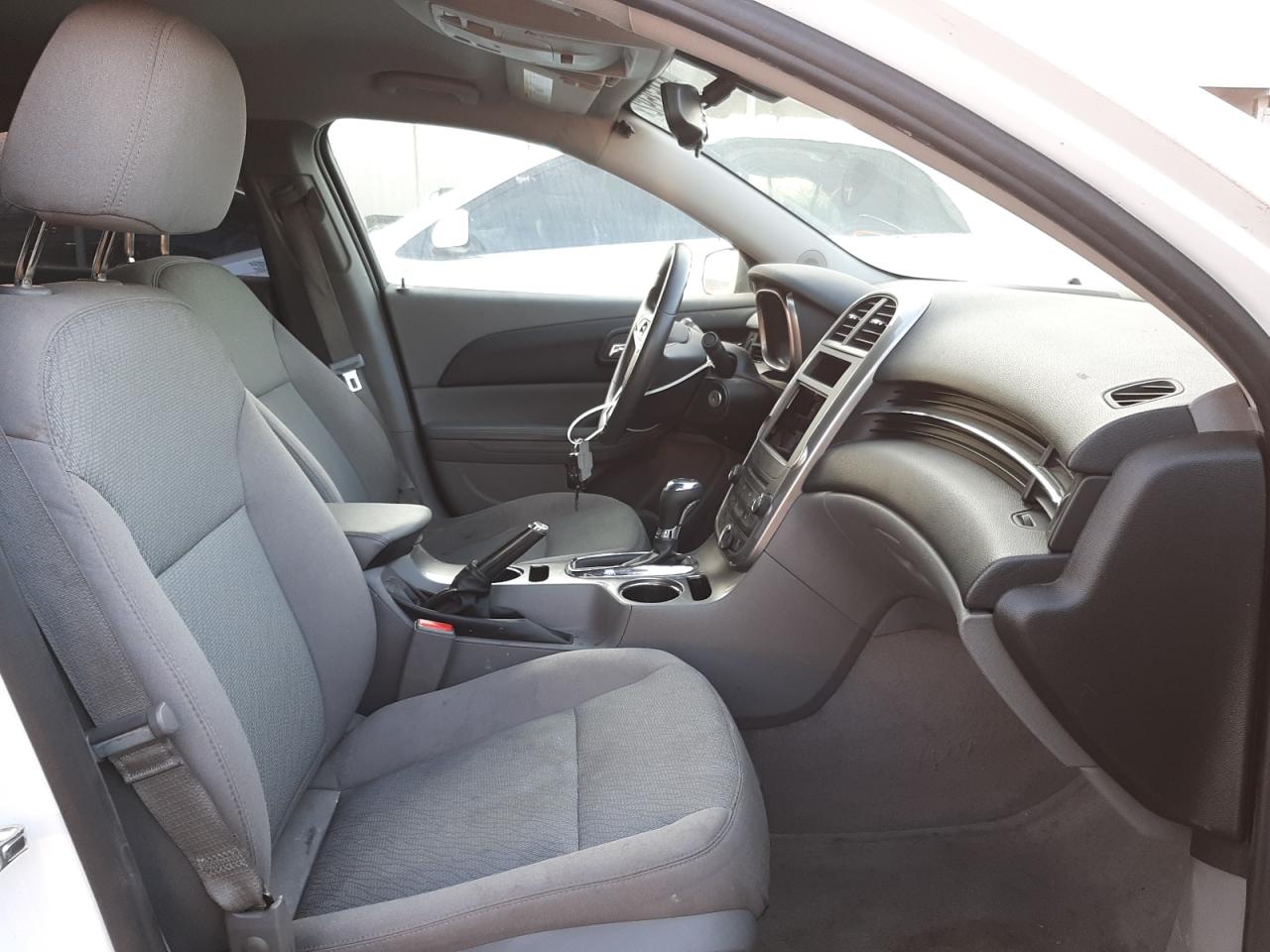 Photo 5 from auction – 2015 CHEVROLET MALIBU LS with VIN 1G11B5SL6FF301664