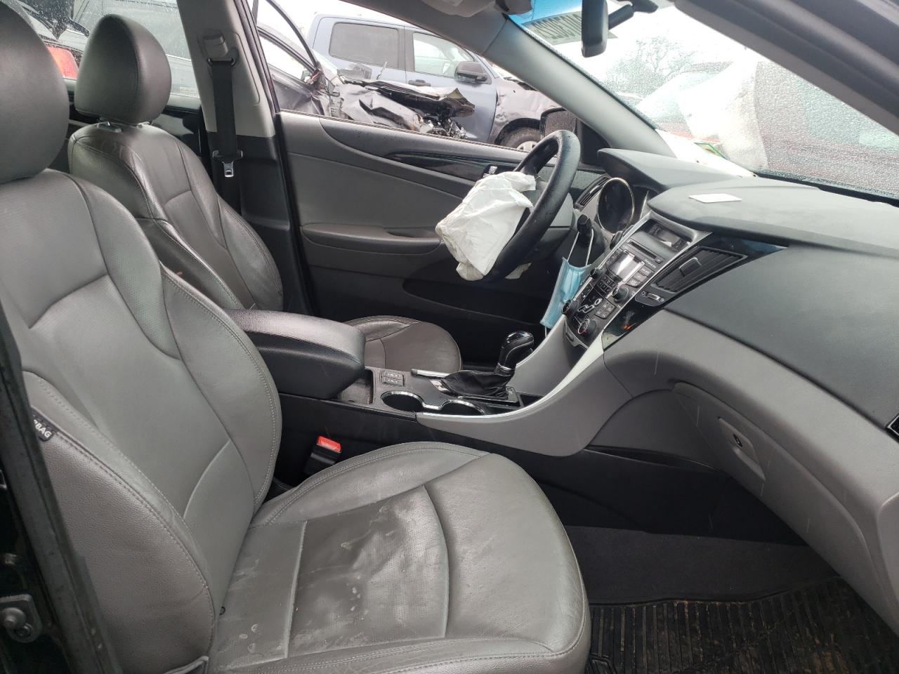 Photo 5 from auction – 2013 HYUNDAI SONATA SE with VIN 5NPEC4AC9DH519635