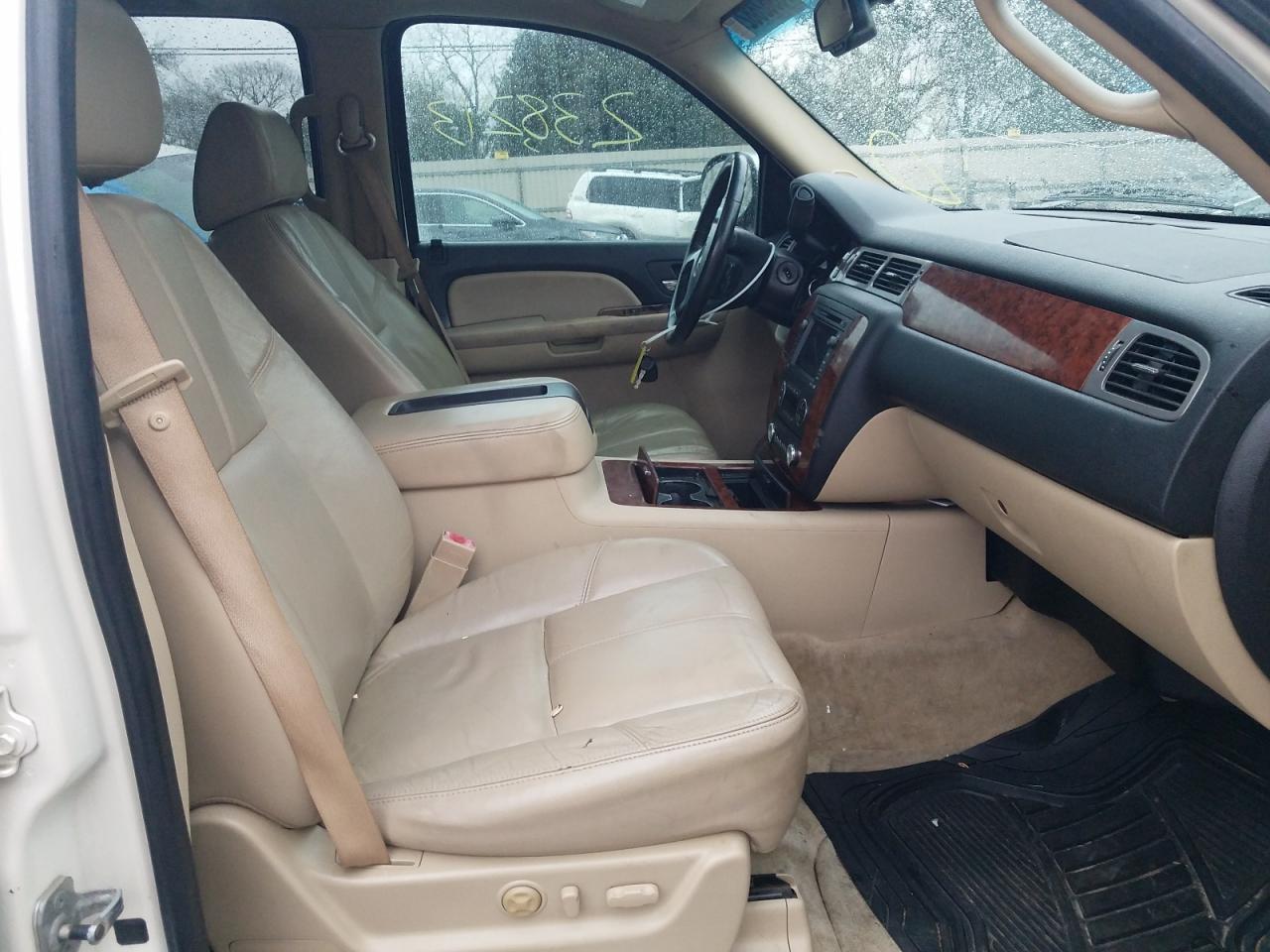 Photo 5 from auction – 2008 CHEVROLET SUBURBAN C with VIN 1GNFC16018R203587