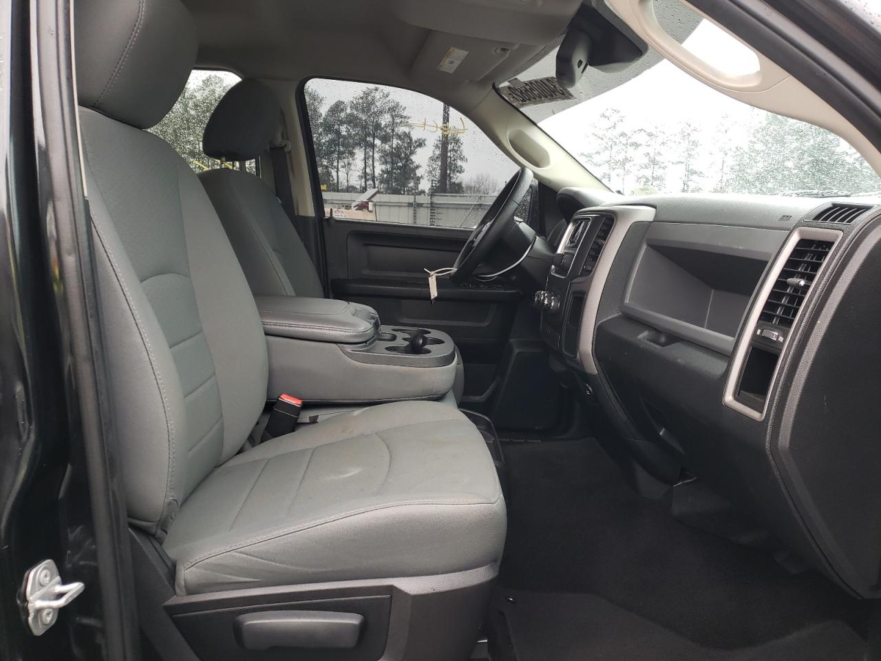 Zdjęcie 5 z aukcji – 2016 RAM 1500 ST z VIN 1C6RR6KG4GS284491