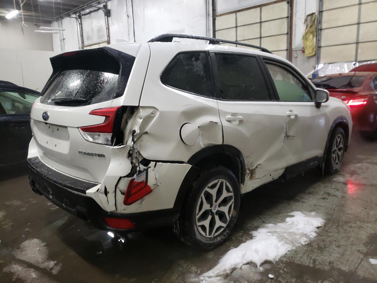 Photo 4 from auction – 2019 SUBARU FORESTER P with VIN JF2SKAEC9KH501311