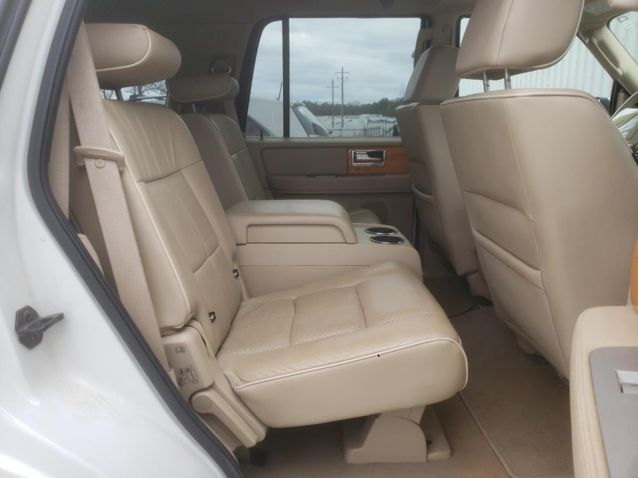 Photo 6 from auction – 2008 LINCOLN NAVIGATOR with VIN 5LMFU28568LJ18552