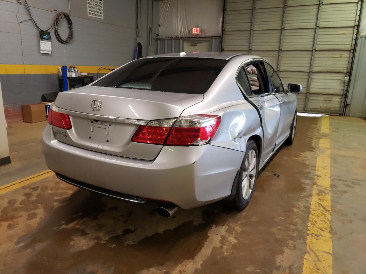 Photo 4 from auction – 2015 HONDA ACCORD EXL with VIN 1HGCR2F87FA103111