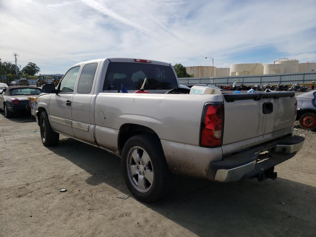 Photo 3 from auction – 2004 CHEVROLET SILVERADO with VIN 2GCEC19T241405383