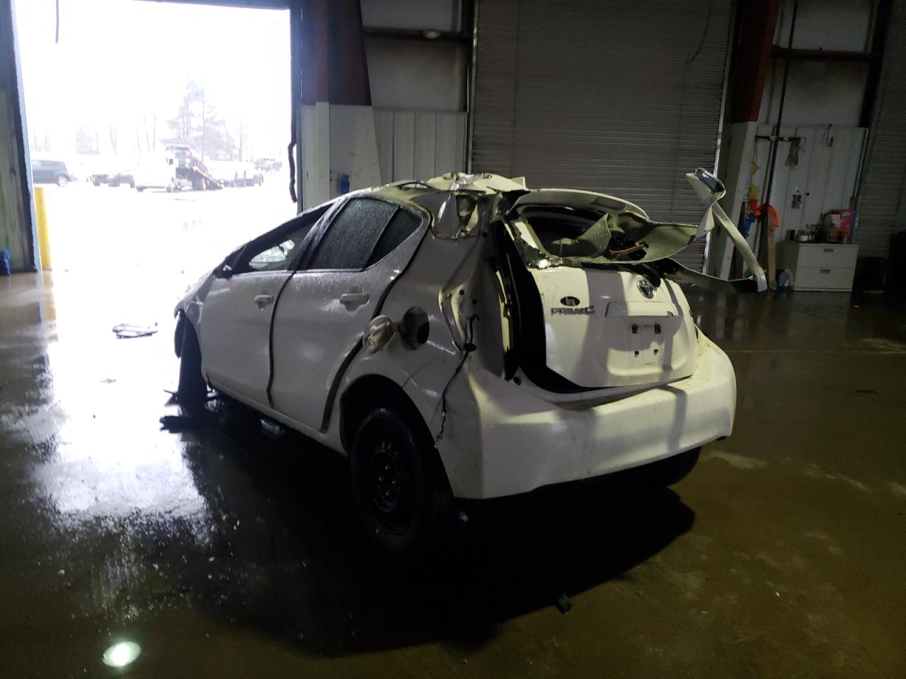 Photo 3 from auction – 2015 TOYOTA PRIUS C with VIN JTDKDTB31F1581355