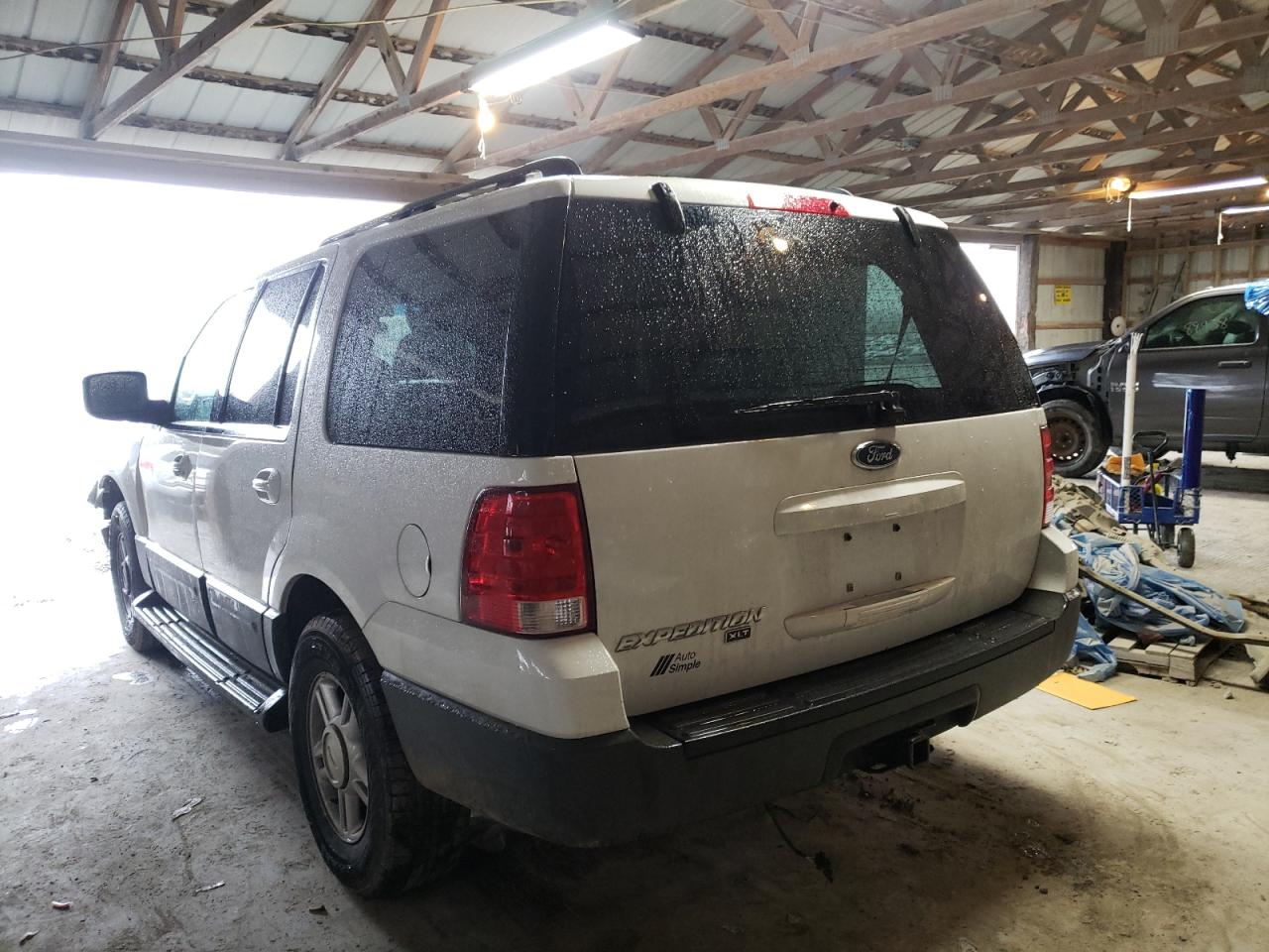 Photo 3 from auction – 2006 FORD EXPEDITION with VIN 1FMPU16506LA97103