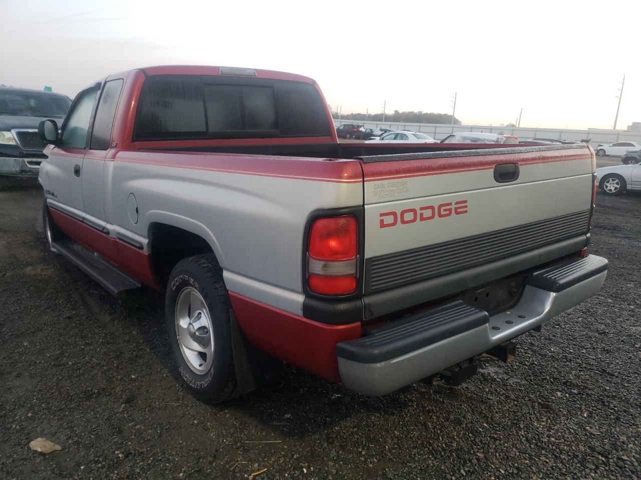 Photo 3 from auction – 1998 DODGE RAM 1500 with VIN 1B7HC13Y7WJ114422