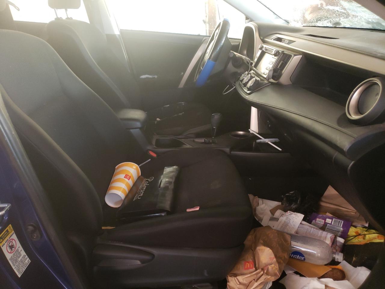 Photo 5 from auction – 2015 TOYOTA RAV4 LE with VIN 2T3BFREV6FW251559