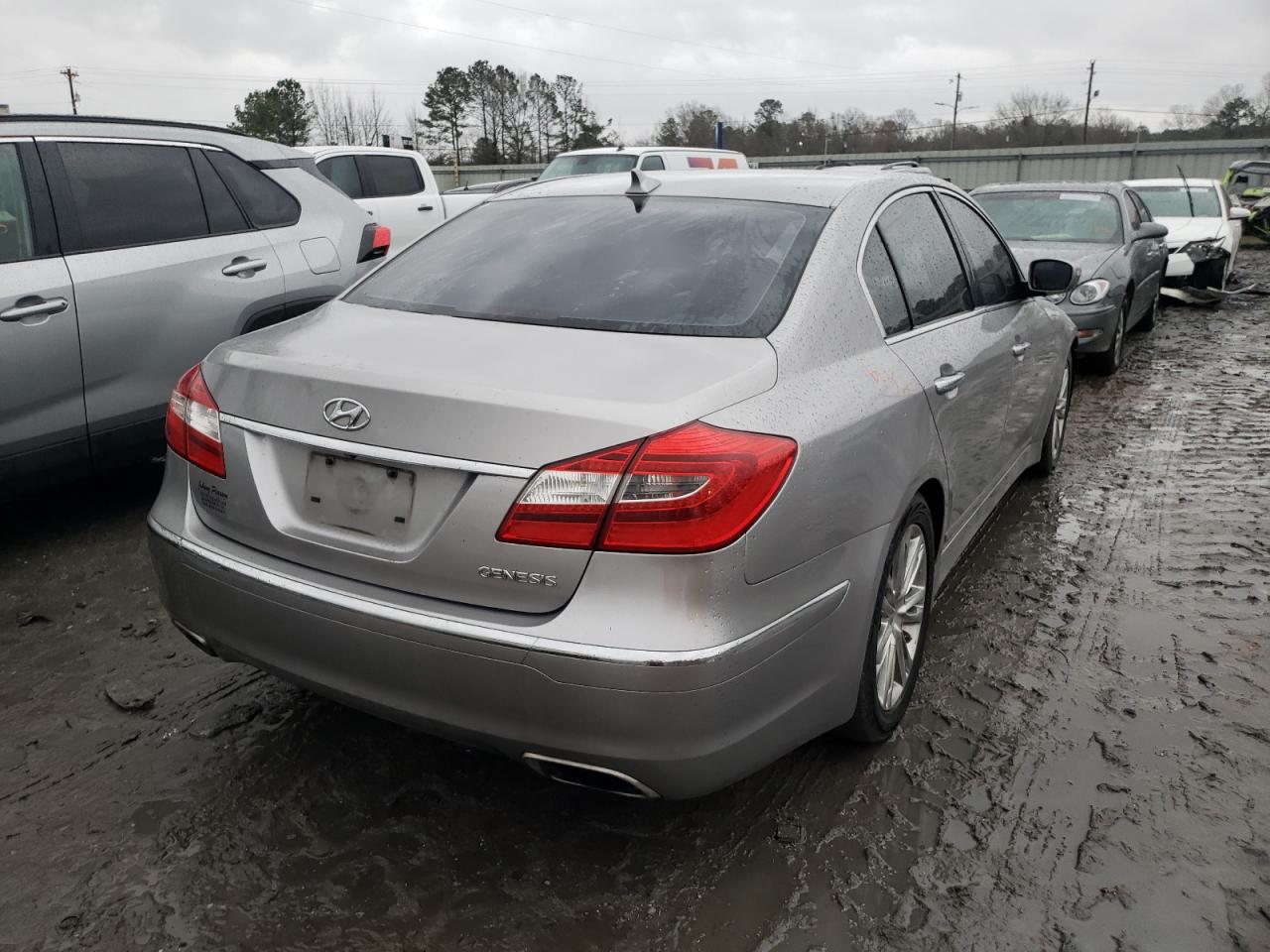 Photo 4 from auction – 2013 HYUNDAI GENESIS 3. with VIN KMHGC4DD3DU223847