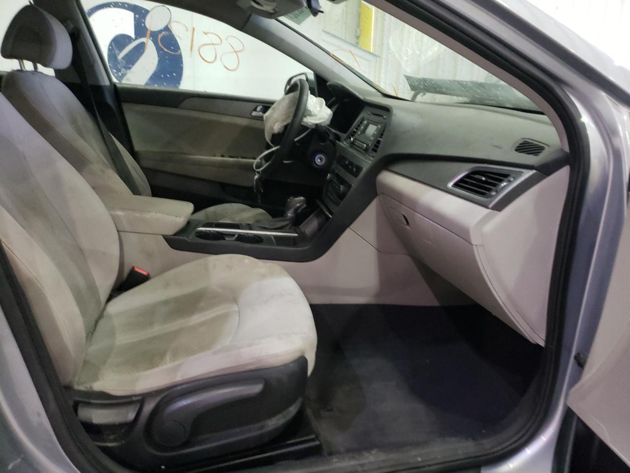 Photo 5 from auction – 2016 HYUNDAI SONATA SE with VIN 5NPE24AF4GH417760
