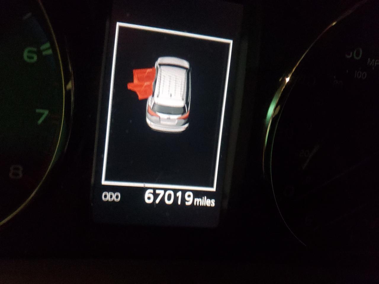Photo 8 from auction – 2016 TOYOTA RAV4 LIMIT with VIN JTMYFREV2GJ072896
