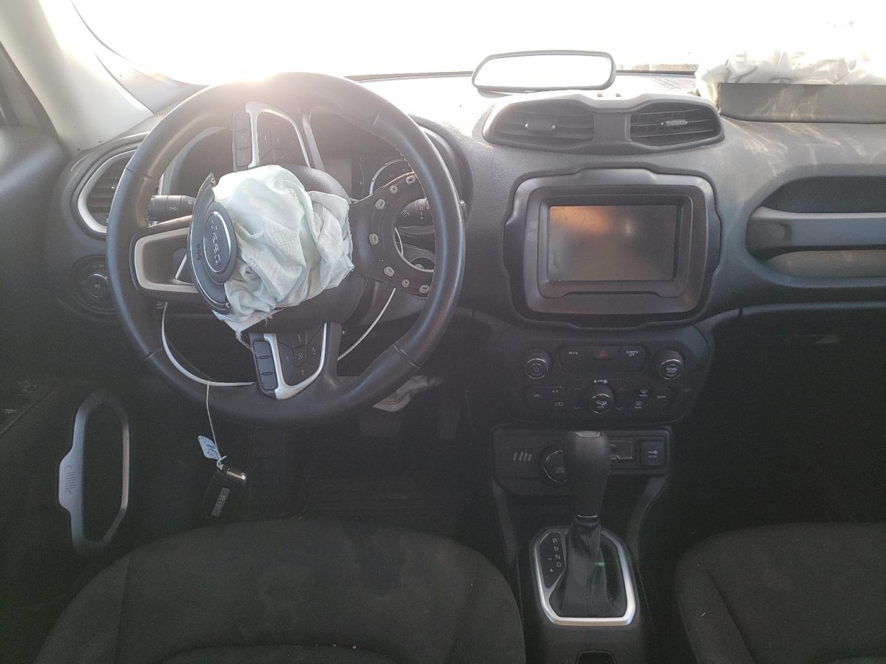 Photo 9 from auction – 2018 JEEP RENEGADE L with VIN ZACCJBBB4JPJ21367