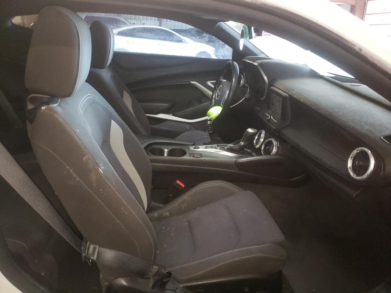 Photo 5 from auction – 2018 CHEVROLET CAMARO LT with VIN 1G1FB1RX3J0114787