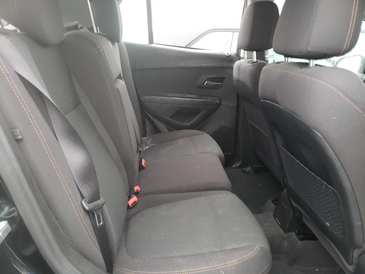 Photo 6 from auction – 2017 CHEVROLET TRAX LS with VIN 3GNCJNSB8HL250811