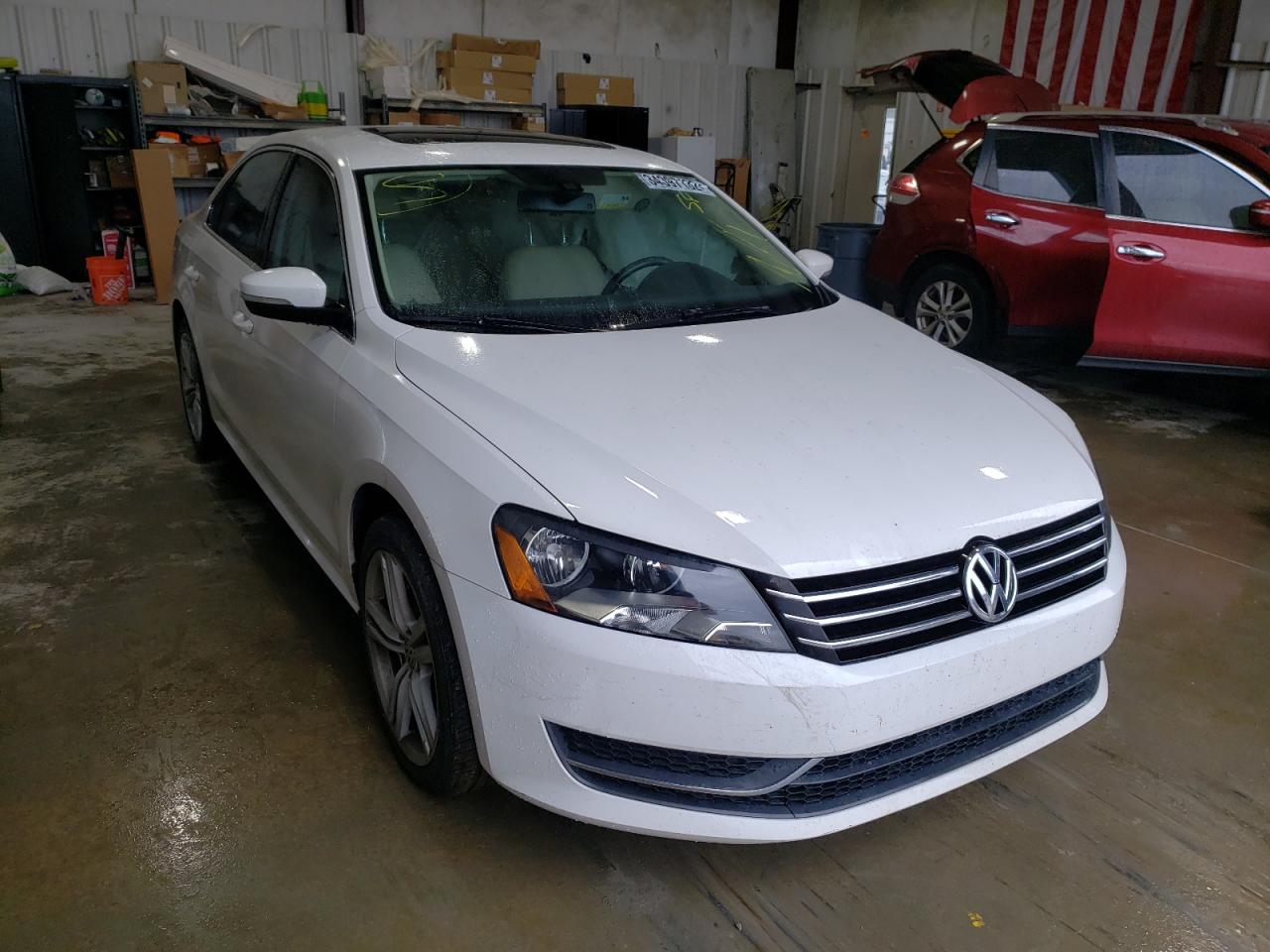 VOLKSWAGEN PASSAT SE 2014 with VIN 1VWBT7A37EC093880 - Photo from auction