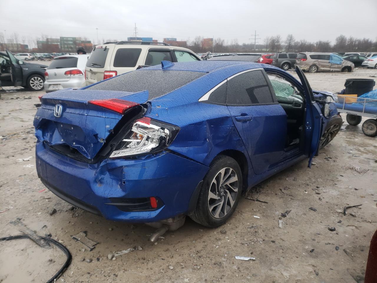 Photo 4 from auction – 2018 HONDA CIVIC EX with VIN 2HGFC2F75JH577669