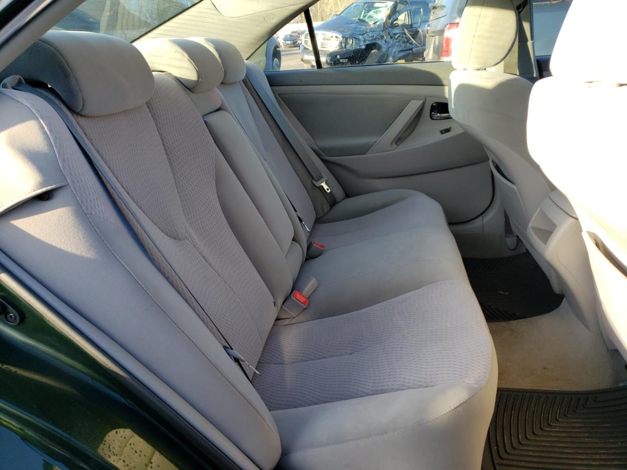 Photo 6 from auction – 2010 TOYOTA CAMRY BASE with VIN 4T1BF3EK2AU552253