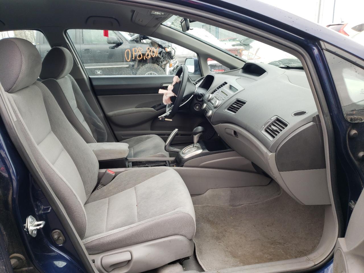 Photo 5 from auction – 2010 HONDA CIVIC LX with VIN 19XFA1F52AE076635