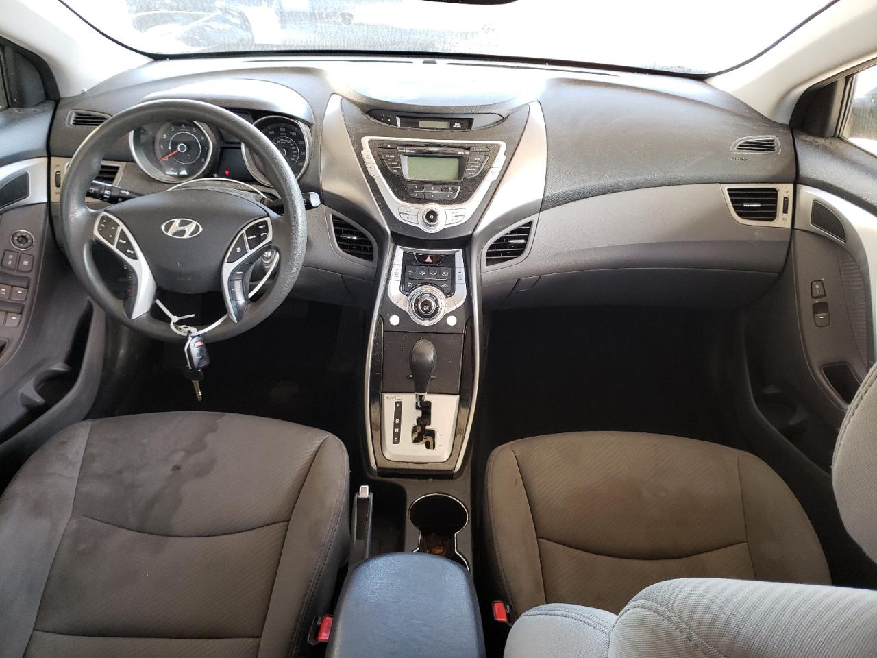 Photo 9 from auction – 2012 HYUNDAI ELANTRA GL with VIN 5NPDH4AE1CH126337