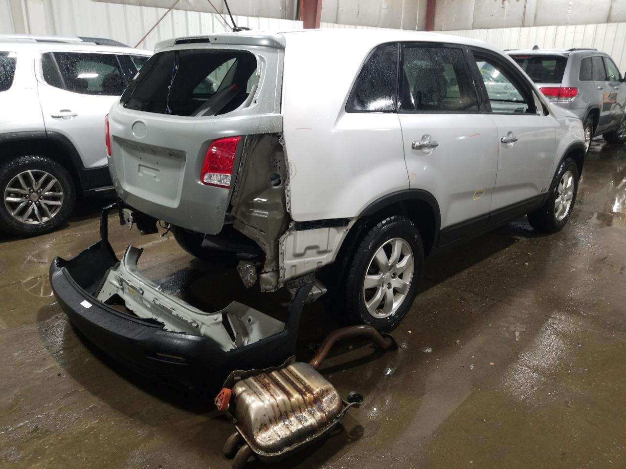 Photo 4 from auction – 2011 KIA SORENTO BA with VIN 5XYKTCA10BG163690