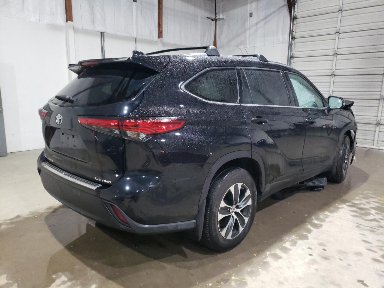 Photo 4 from auction – 2020 TOYOTA HIGHLANDER with VIN 5TDGZRBH9LS026500