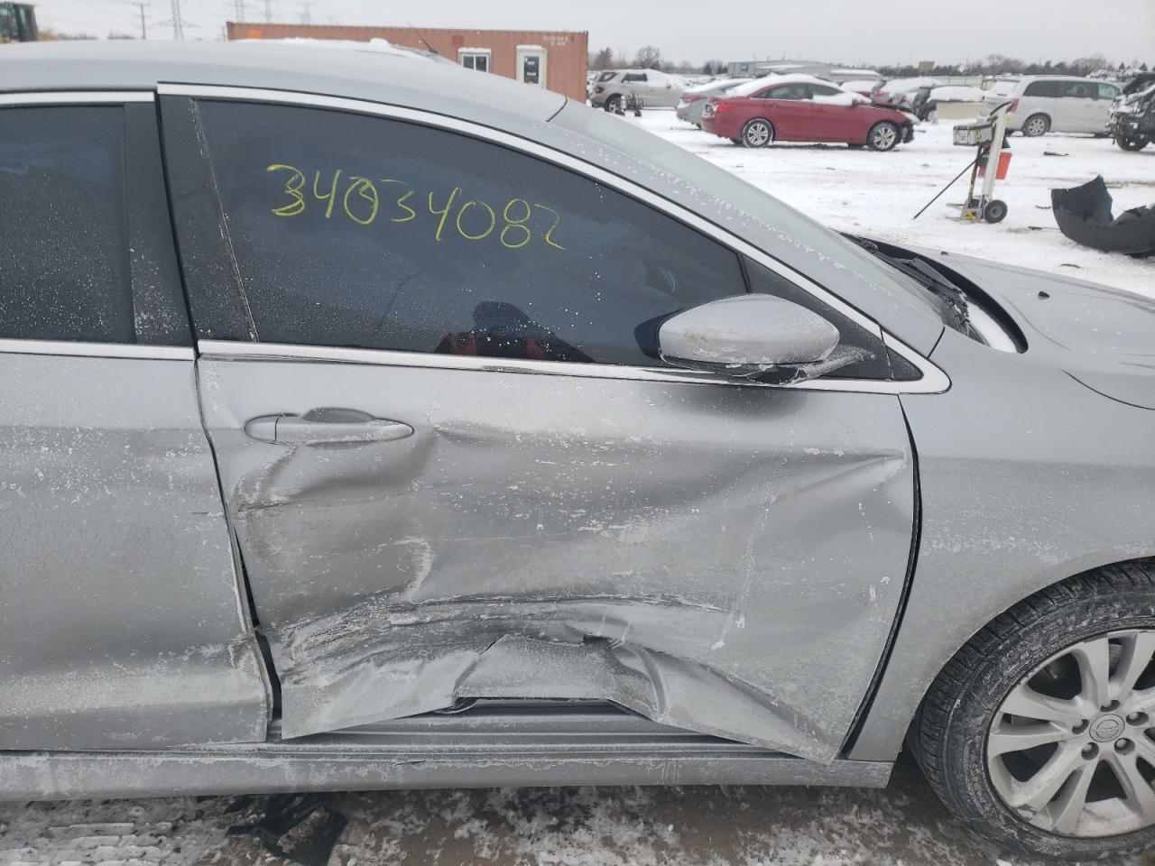 Photo 9 from auction – 2015 CHRYSLER 200 LIMITE with VIN 1C3CCCAB0FN752559