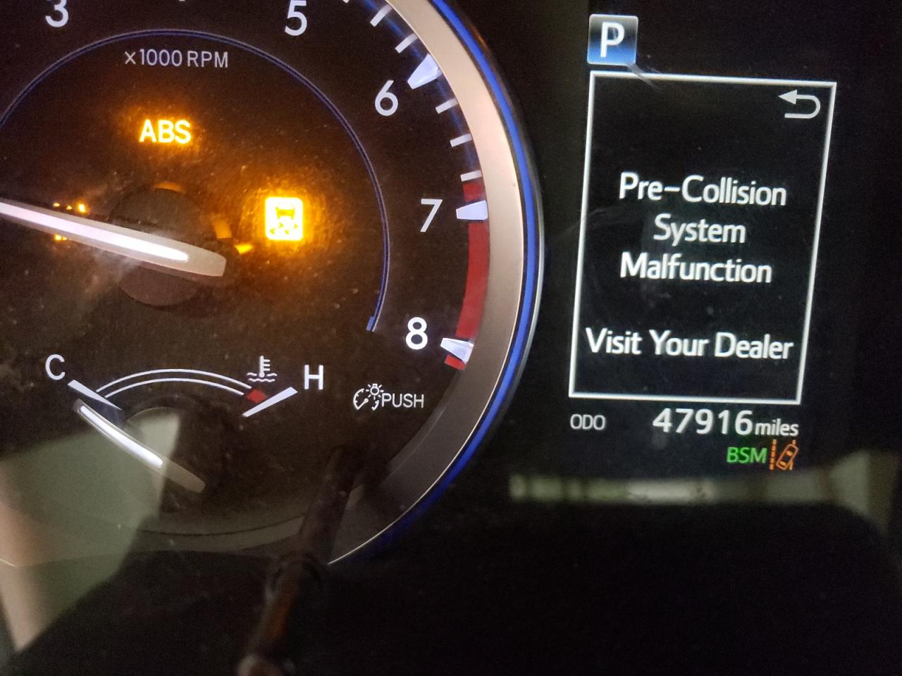 Photo 8 from auction – 2018 TOYOTA HIGHLANDER with VIN 5TDJZRFH5JS845226