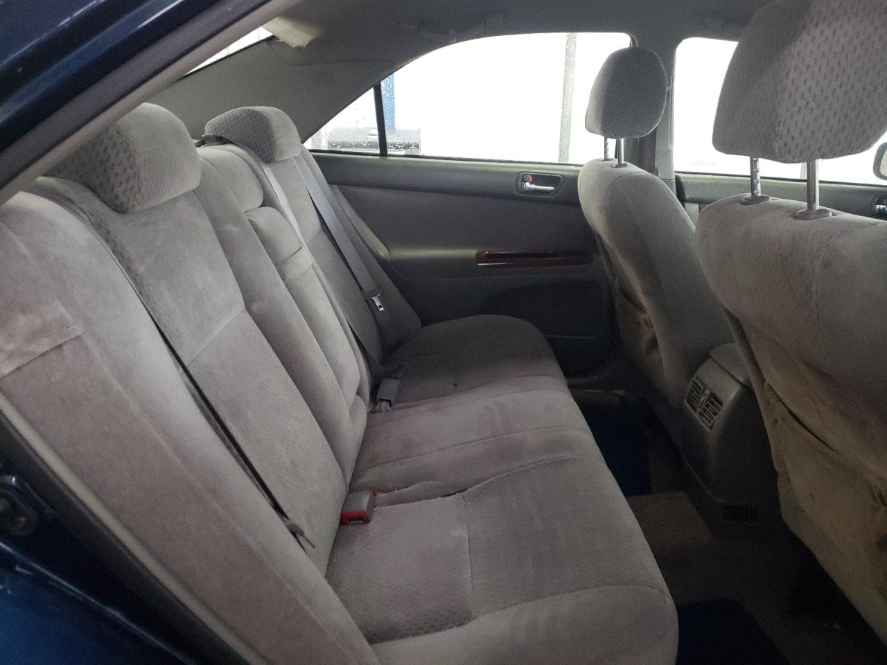Photo 6 from auction – 2004 TOYOTA CAMRY LE with VIN 4T1BE30K54U296124
