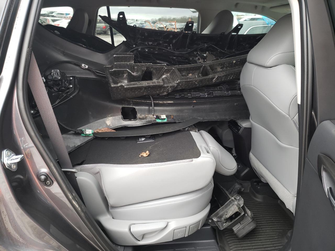 Photo 6 from auction – 2021 TOYOTA HIGHLANDER with VIN 5TDFZRBHXMS118471
