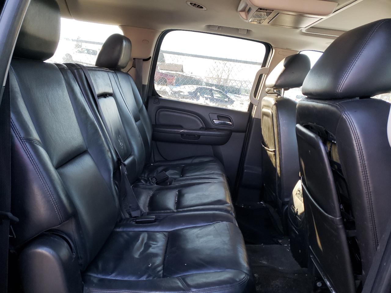 Photo 6 from auction – 2011 GMC YUKON XL D with VIN 1GKS2MEF4BR185485